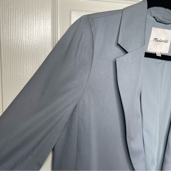 Madewell The Larsen Oversized Blazer in Drapeweave in light blue, size Medium - Picture 7 of 13